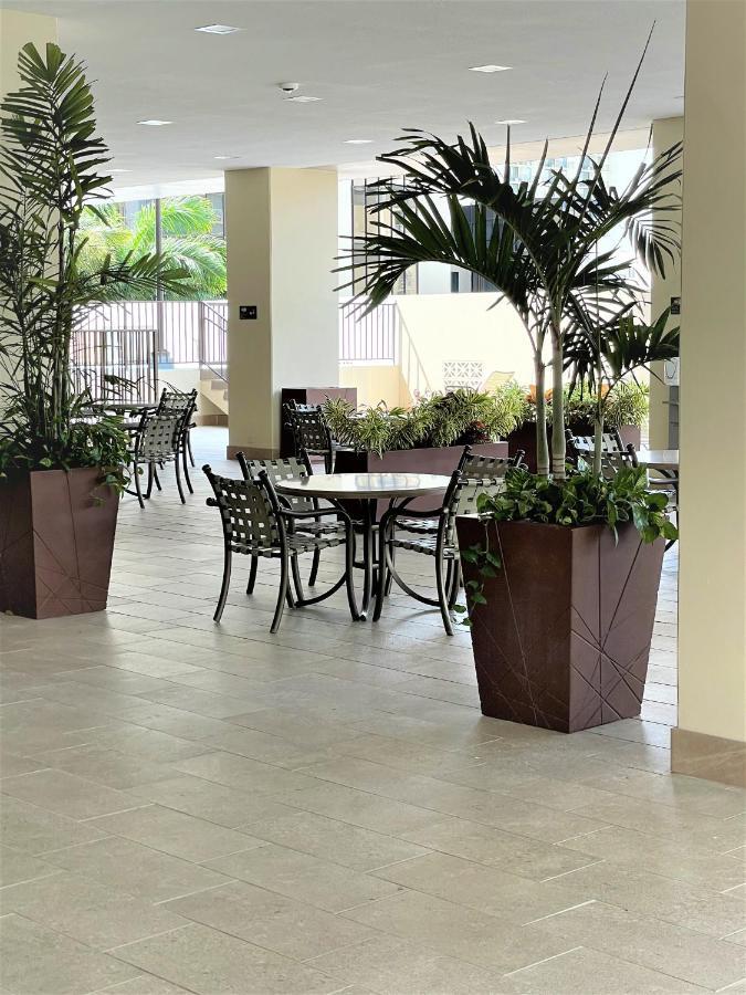 Royal Kuhio Resort Хонолулу Екстериор снимка